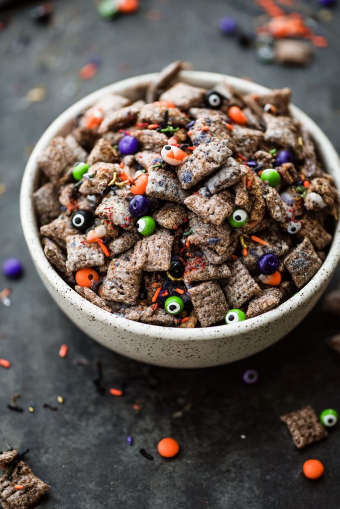 How to Make It Halloween Puppy Chow Recipe