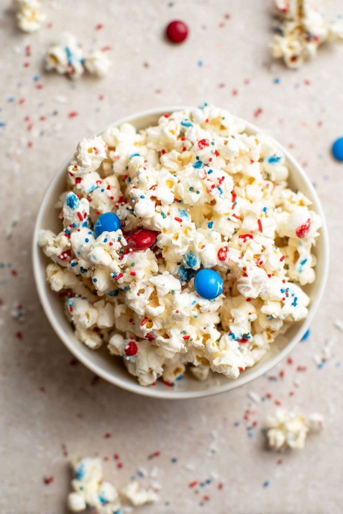 How to Make It Patriotic Marshmallow Popcorn